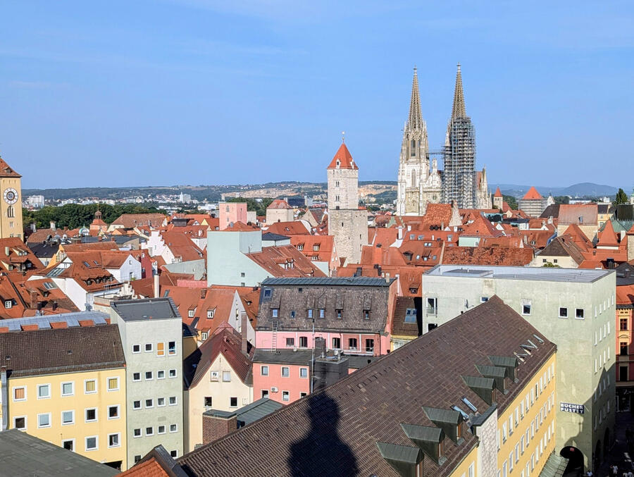 Blick über die Regensburger Altstadt mit Dom